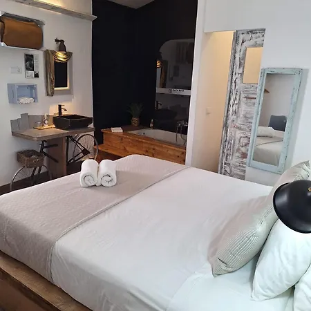 Lovin Book Πανσιόν 3*