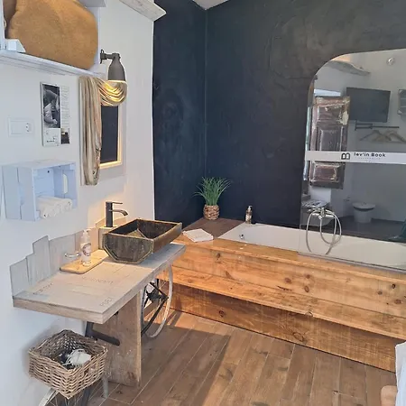 Lovin Book 3* Όμπιδος